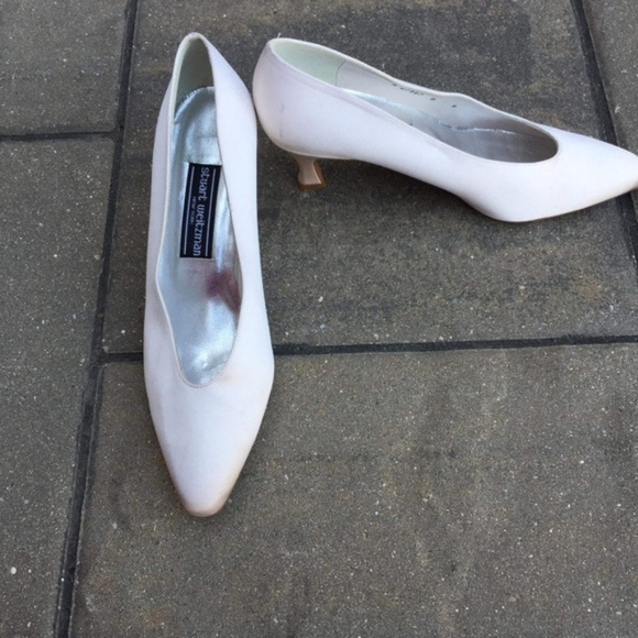 Vintage Stuart Weizmann Low Heel Point Court Shoes - Picture 1 of 6